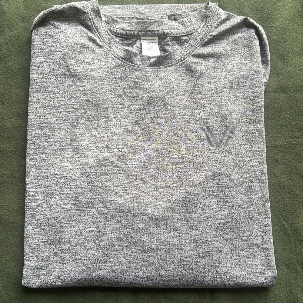 Peak Velocity Men's Tech-Stretch
Long Sleeve Quick-Dry Loose-fit T-shirt